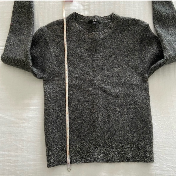 Uniqlo 100% wool sweater - Picture 6 of 8